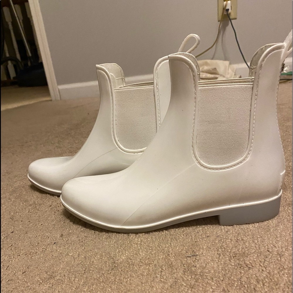 EUC Sam Edelman White Rain Booties